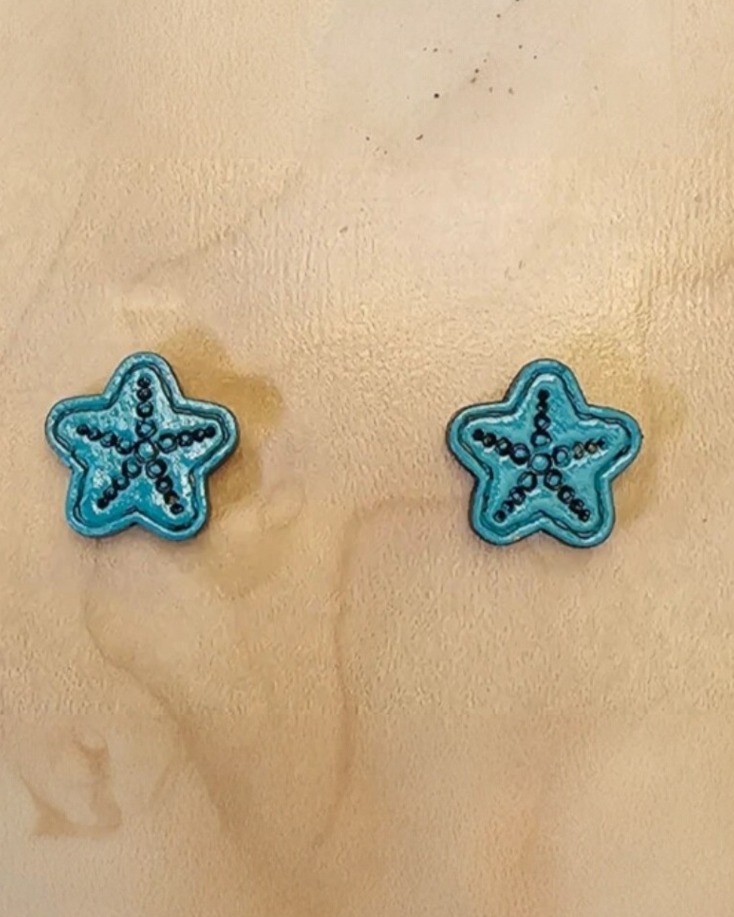Wood Stud Earrings Starfish Shaped - Turquoise